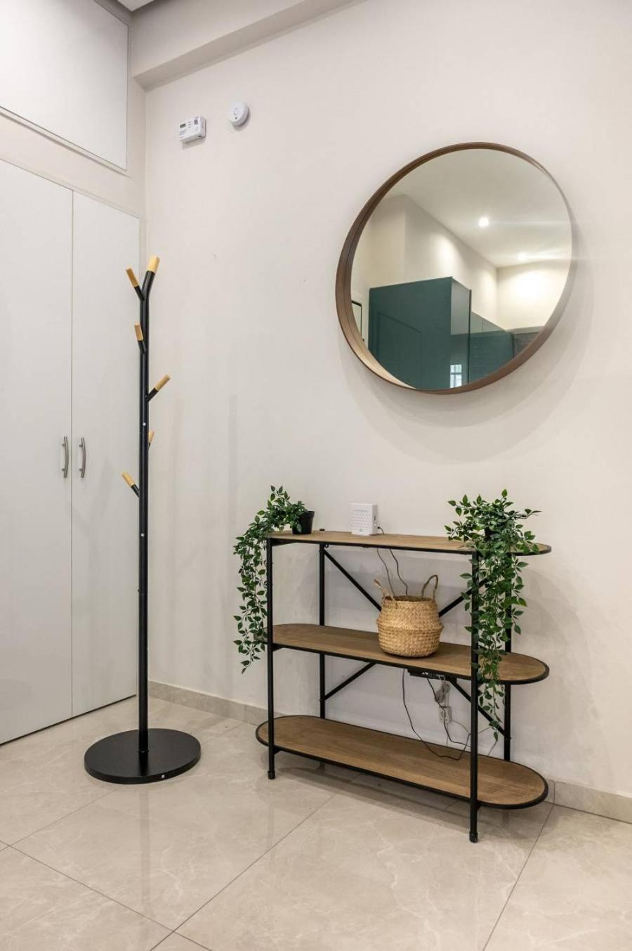 The Mint'S Apartment Iofontos Athens Exterior photo